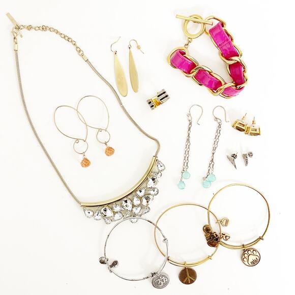 JEWELRY BUNDLE Earrings Bracelets Necklace Includes 11 Items Gold & Silver - Picture 1 of 7